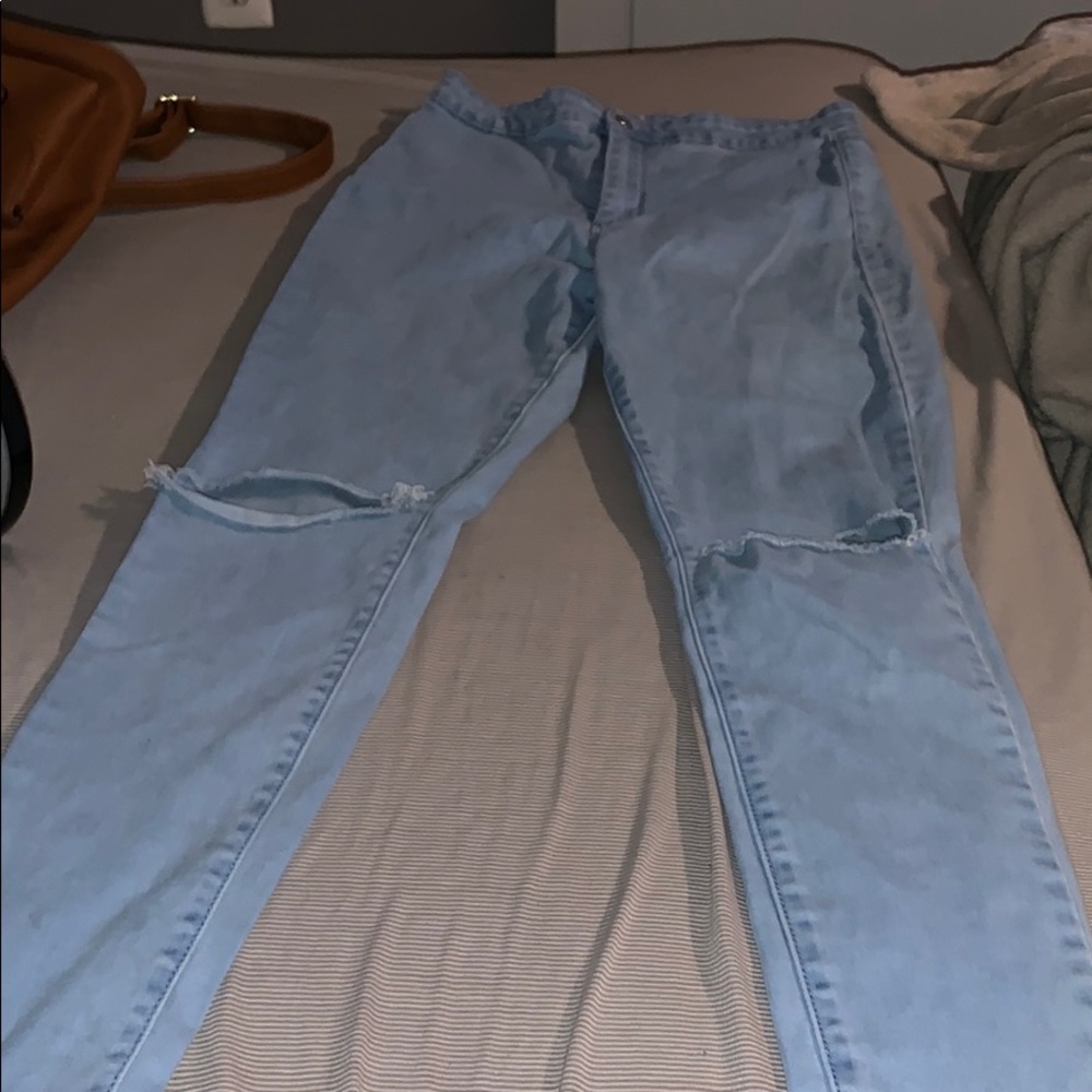 Jeans w holes on knees